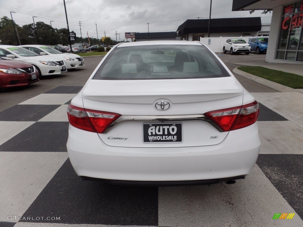 2015 Camry SE - Super White / Ash photo #4