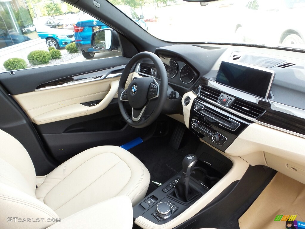 Canberra Beige Interior 2018 BMW X1 xDrive28i Photo #122691939