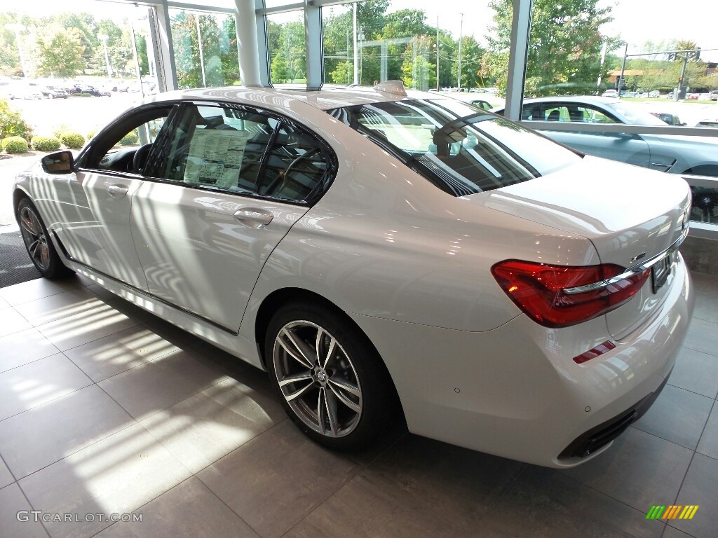 2018 7 Series 750i xDrive Sedan - Mineral White Metallic / Cognac photo #2