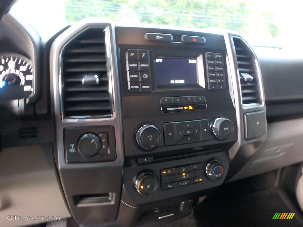 2017 F150 XLT Regular Cab 4x4 - Blue Jeans / Earth Gray photo #22