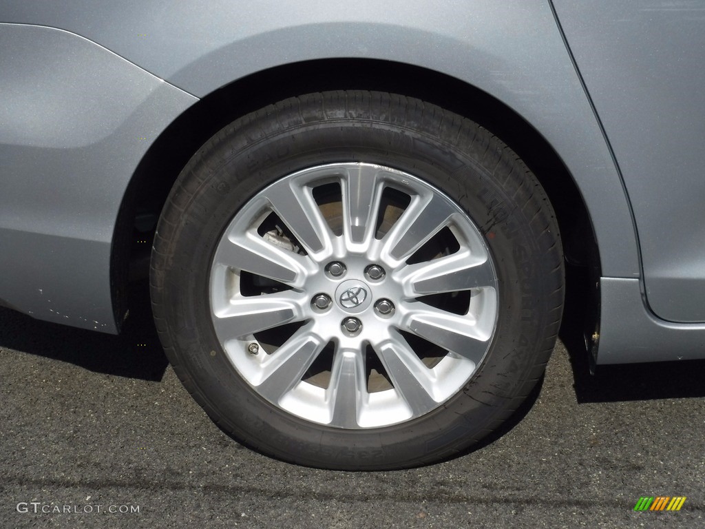 2014 Sienna XLE AWD - Silver Sky Metallic / Light Gray photo #3