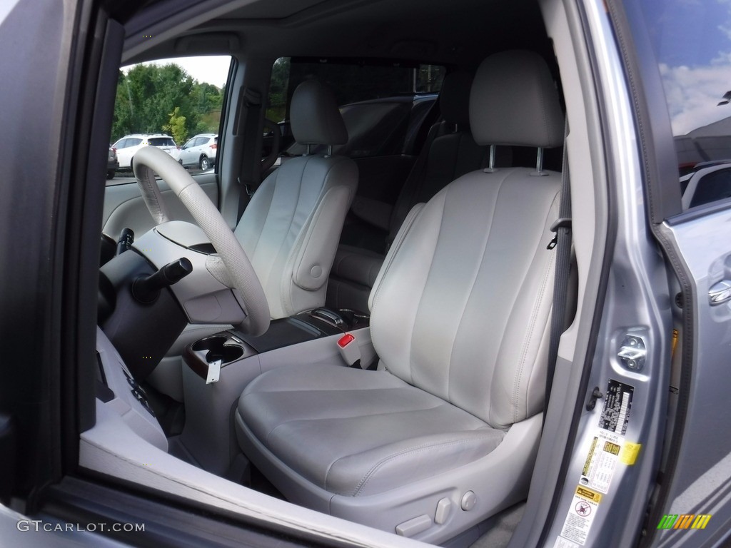 2014 Sienna XLE AWD - Silver Sky Metallic / Light Gray photo #12
