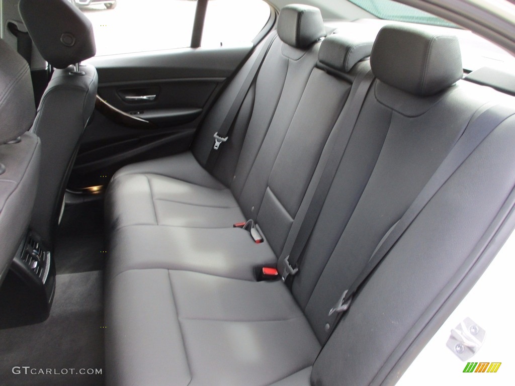 2015 3 Series 320i xDrive Sedan - Alpine White / Black photo #12