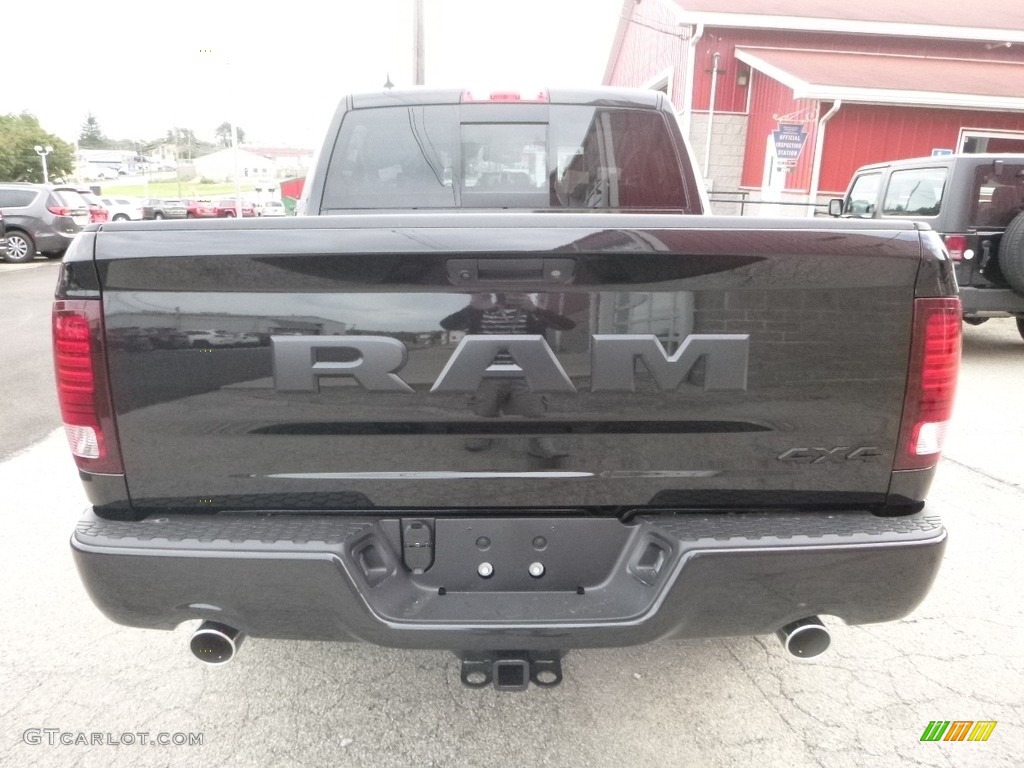 2018 1500 Night Crew Cab 4x4 - Brilliant Black Crystal Pearl / Black photo #4