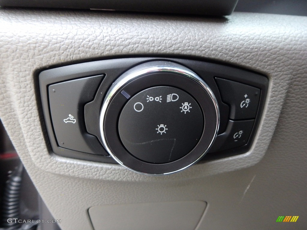 2017 Ford F350 Super Duty XLT SuperCab 4x4 Controls Photo #122714888