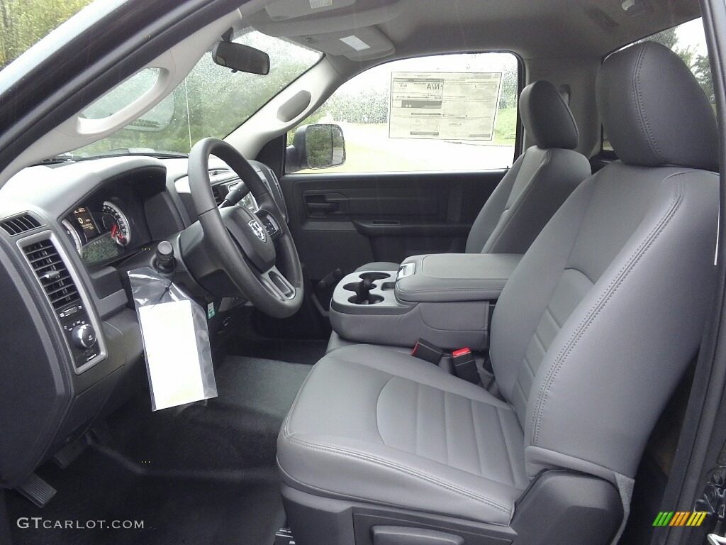 Black/Diesel Gray Interior 2018 Ram 5500 Tradesman Regular Cab Chassis Photo #122715959