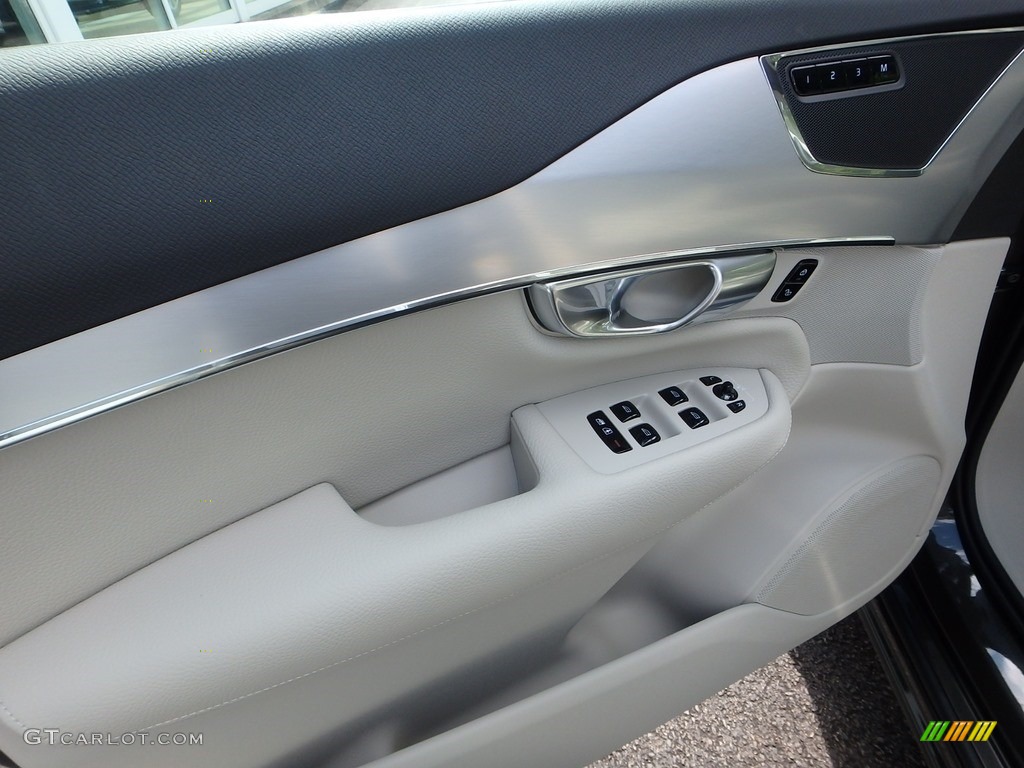 2018 XC90 T6 AWD Momentum - Pine Grey Metallic / Blonde photo #11