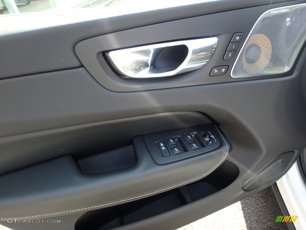 2018 Volvo XC60 T8 eAWD Plug-in Hybrid Charcoal Door Panel Photo #122728043