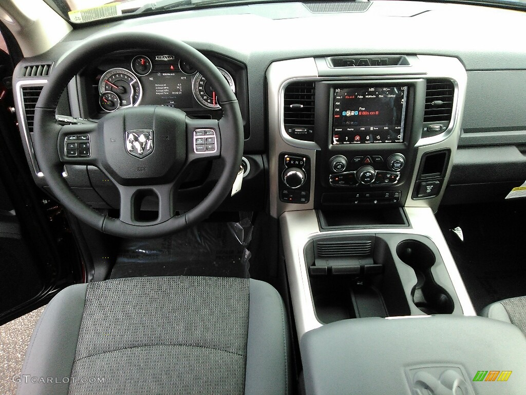 2018 1500 Big Horn Crew Cab 4x4 - Delmonico Red Pearl / Black/Diesel Gray photo #7