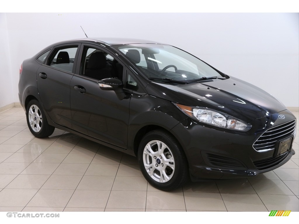 2015 Fiesta SE Sedan - Tuxedo Black Metallic / Charcoal Black photo #1
