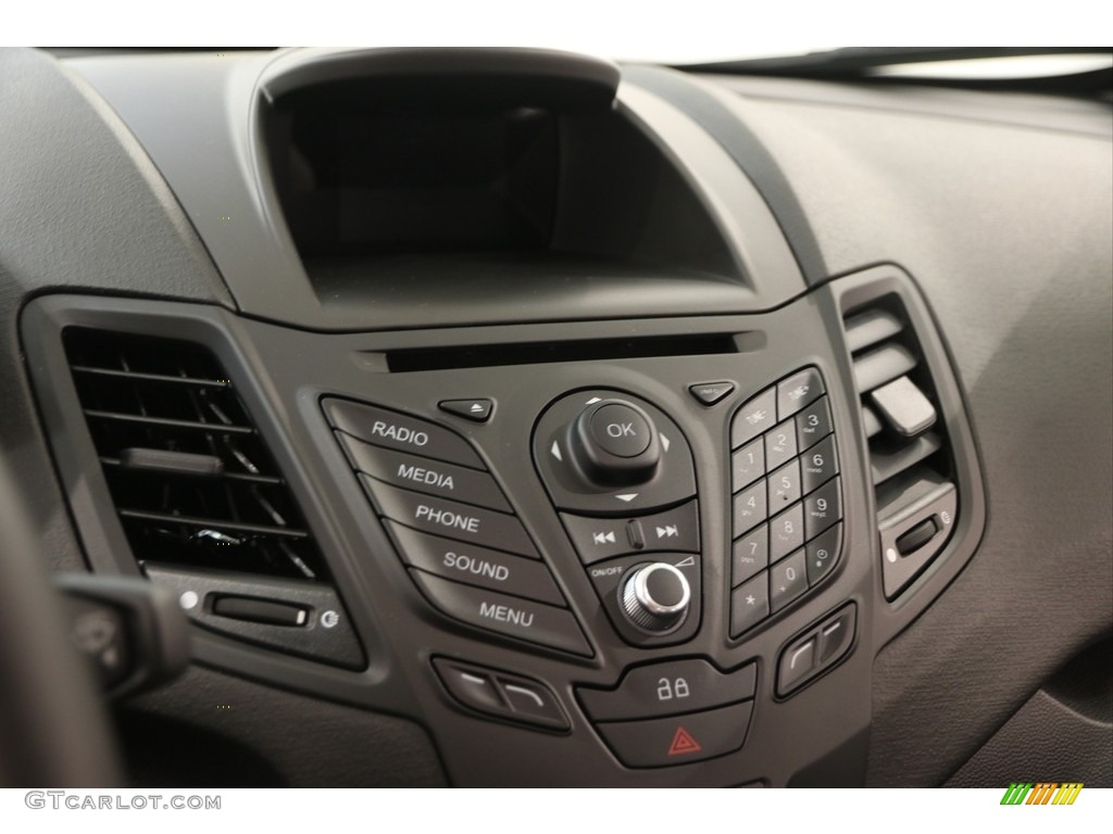 2015 Fiesta SE Sedan - Tuxedo Black Metallic / Charcoal Black photo #8