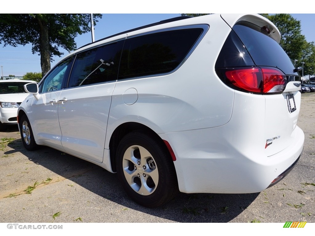 Bright White 2017 Chrysler Pacifica Hybrid Exterior Photo #122732822