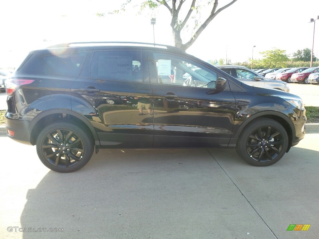 2017 Escape SE - Shadow Black / Charcoal Black photo #3