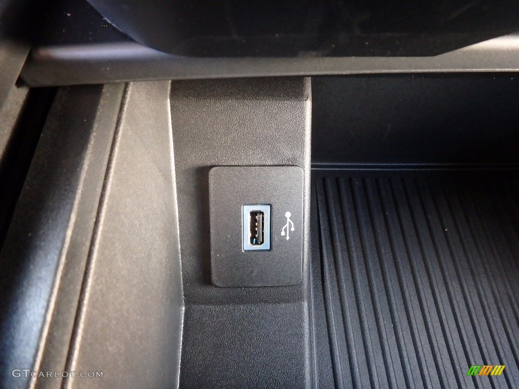 2018 F150 XLT SuperCab 4x4 - Ingot Silver / Earth Gray photo #16