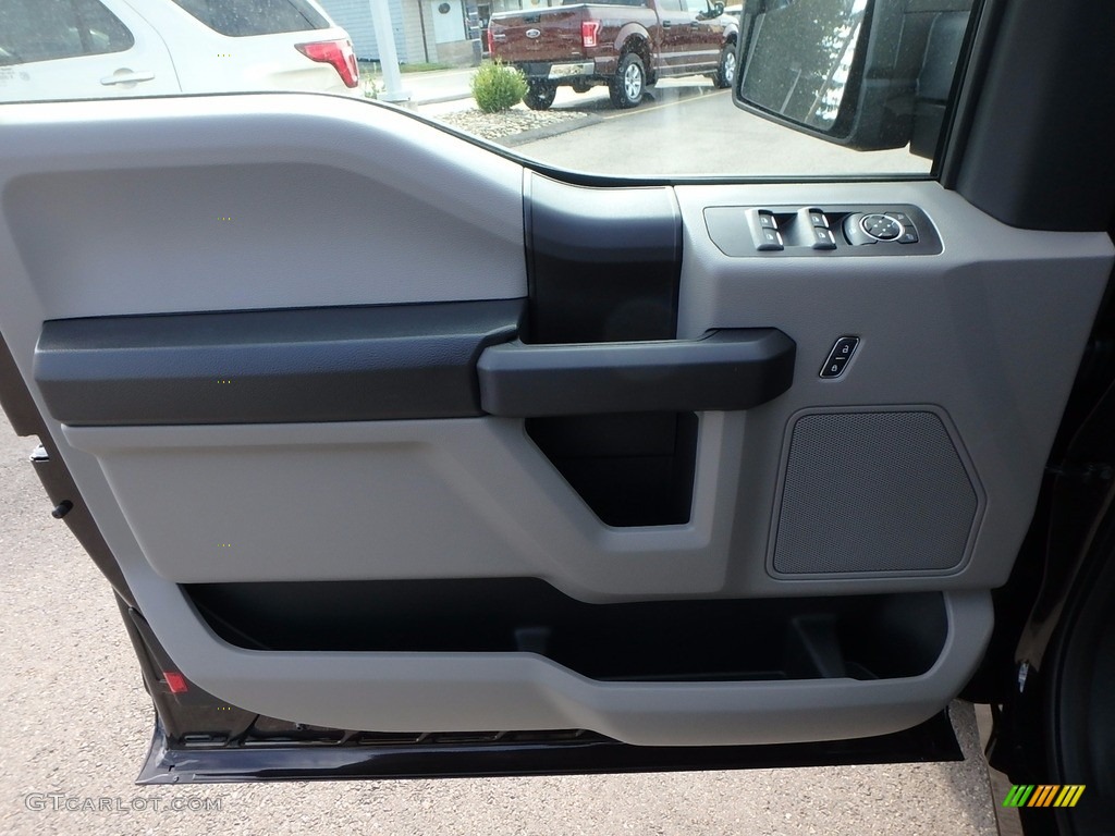 2018 F150 XL SuperCab 4x4 - Magma Red / Black photo #12