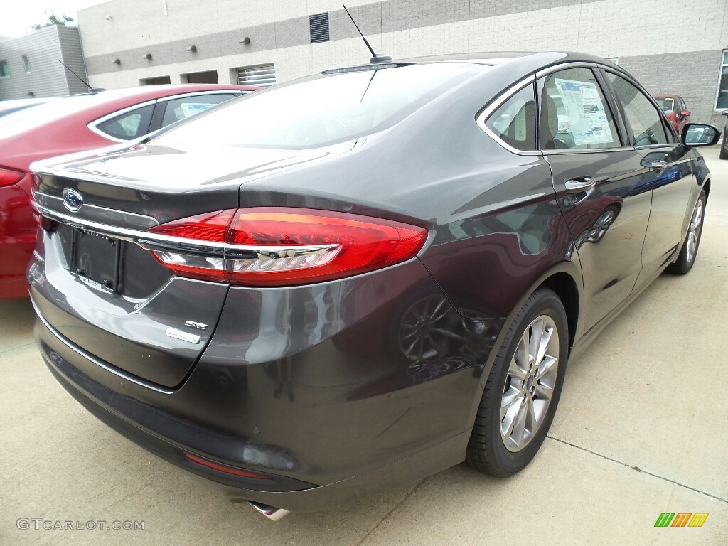 2017 Fusion SE - Magnetic / Ebony photo #3