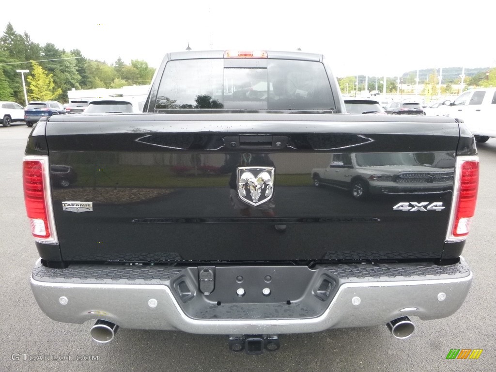 2018 1500 Laramie Crew Cab 4x4 - Brilliant Black Crystal Pearl / Black photo #4