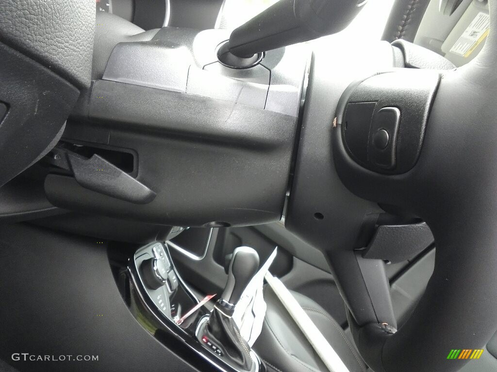 2018 Compass Limited 4x4 - Diamond Black Crystal Pearl / Black photo #15