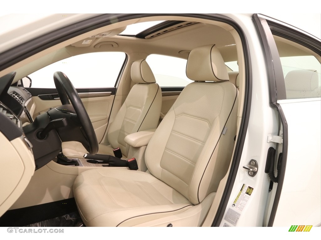 Cornsilk Beige Interior 2016 Volkswagen Passat SE Sedan Photo #122754212