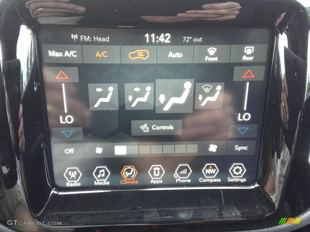 2018 Compass Limited 4x4 - Diamond Black Crystal Pearl / Black photo #23