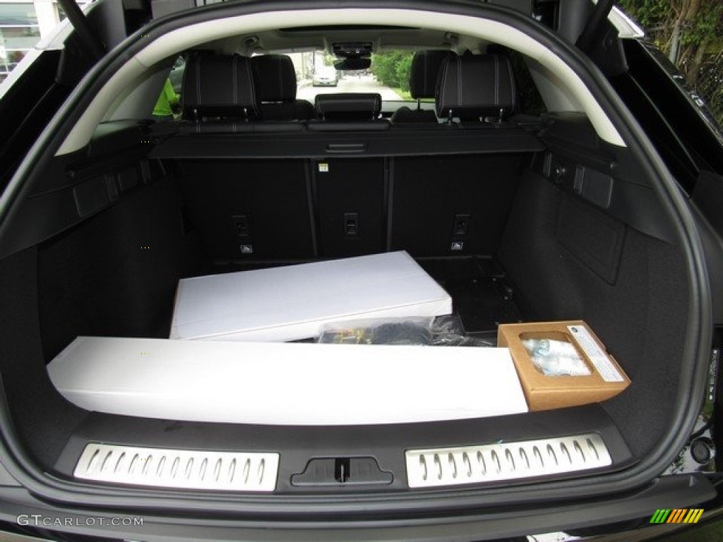 2018 Land Rover Range Rover Velar S Trunk Photo #122760152