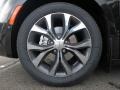 2018 Chrysler Pacifica Limited Wheel and Tire Photo