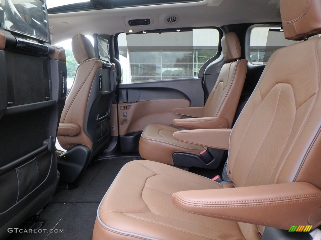 2018 Chrysler Pacifica Limited Rear Seat Photo #122761004