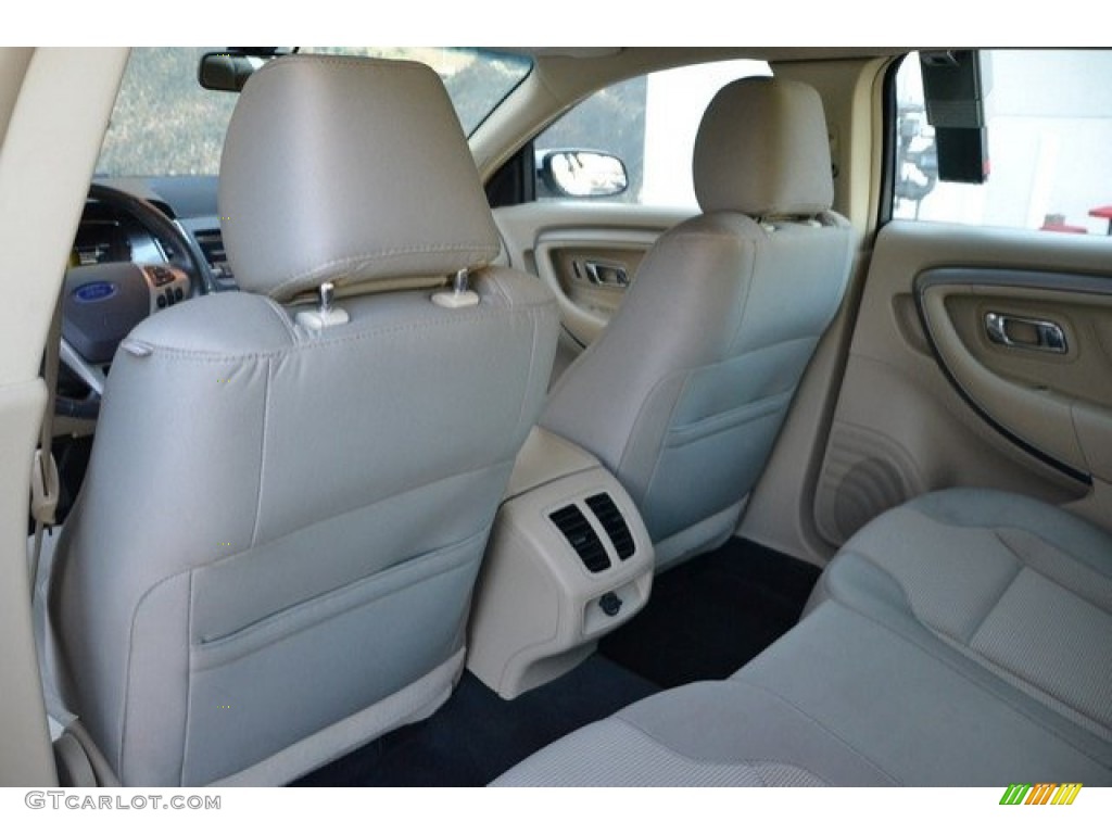 2013 Taurus SEL AWD - Oxford White / Dune photo #19