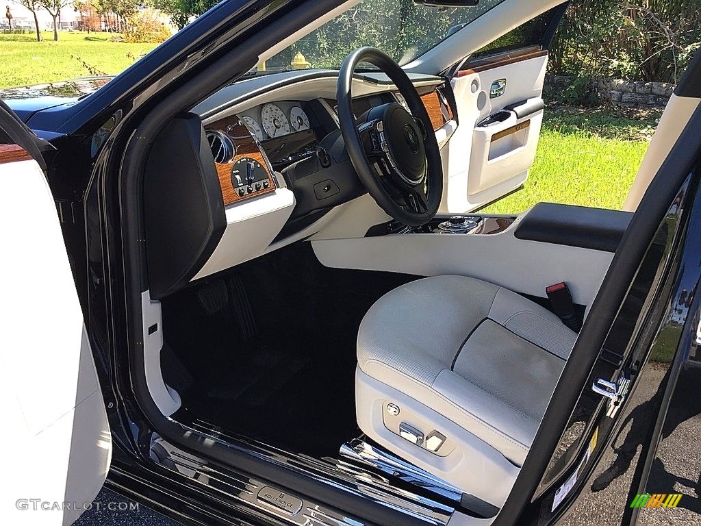 Seashell/Black Accent Interior 2013 Rolls-Royce Ghost Standard Ghost Model Photo #122770394