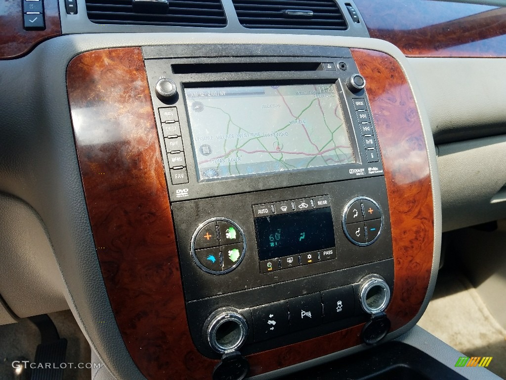 2012 Suburban LT 4x4 - Silver Ice Metallic / Ebony photo #4