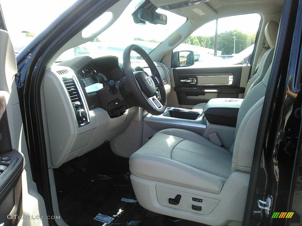 2018 1500 Laramie Crew Cab 4x4 - Brilliant Black Crystal Pearl / Canyon Brown/Light Frost Beige photo #4