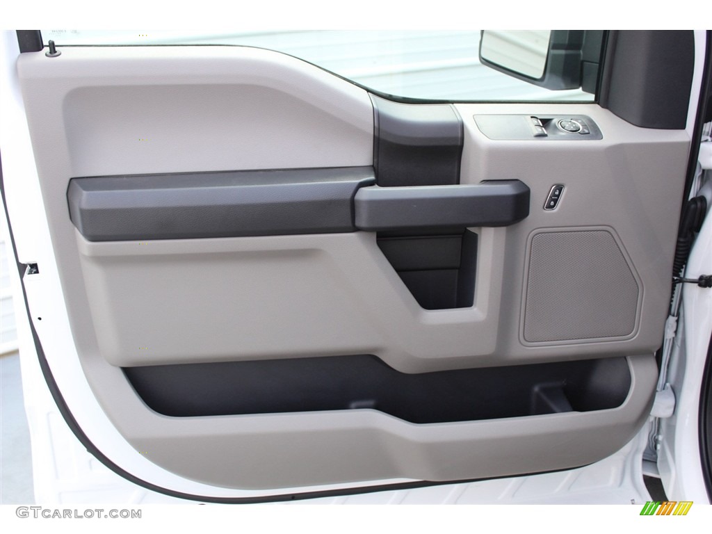 2018 Ford F150 XL Regular Cab Earth Gray Door Panel Photo #122777144
