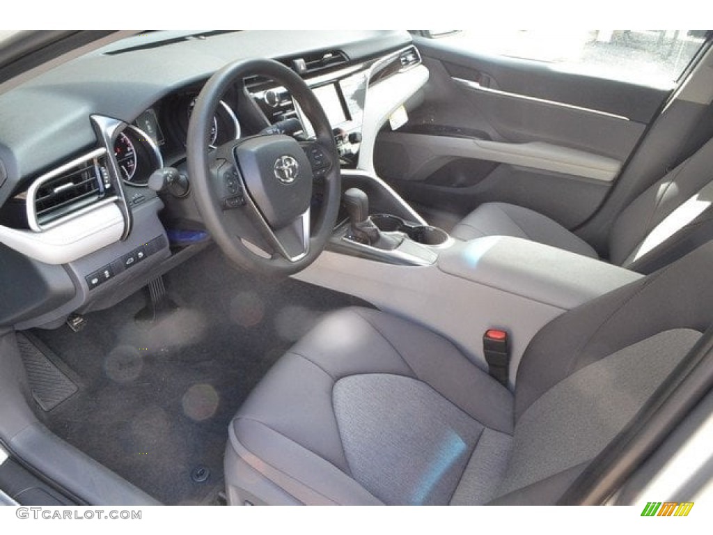 2018 Camry LE - Celestial Silver Metallic / Ash photo #5