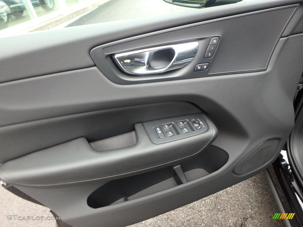 2018 Volvo XC60 T5 AWD Door Panel Photos