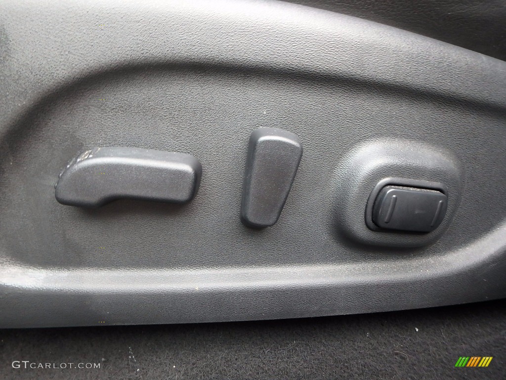 2014 Pathfinder SV AWD - Super Black / Charcoal photo #23