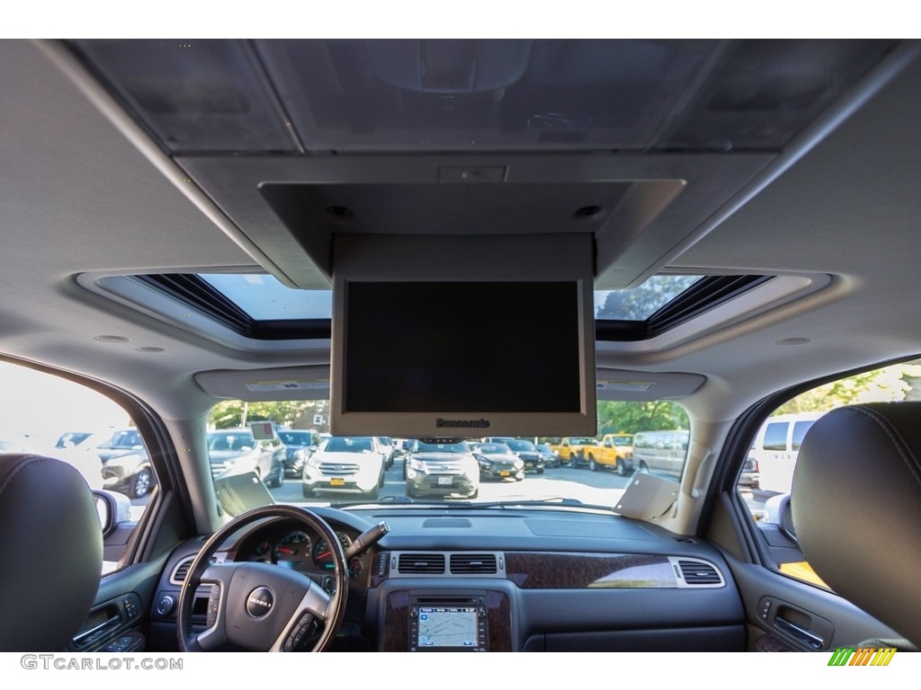 2010 Yukon Denali AWD - Pure Silver Metallic / Ebony photo #24