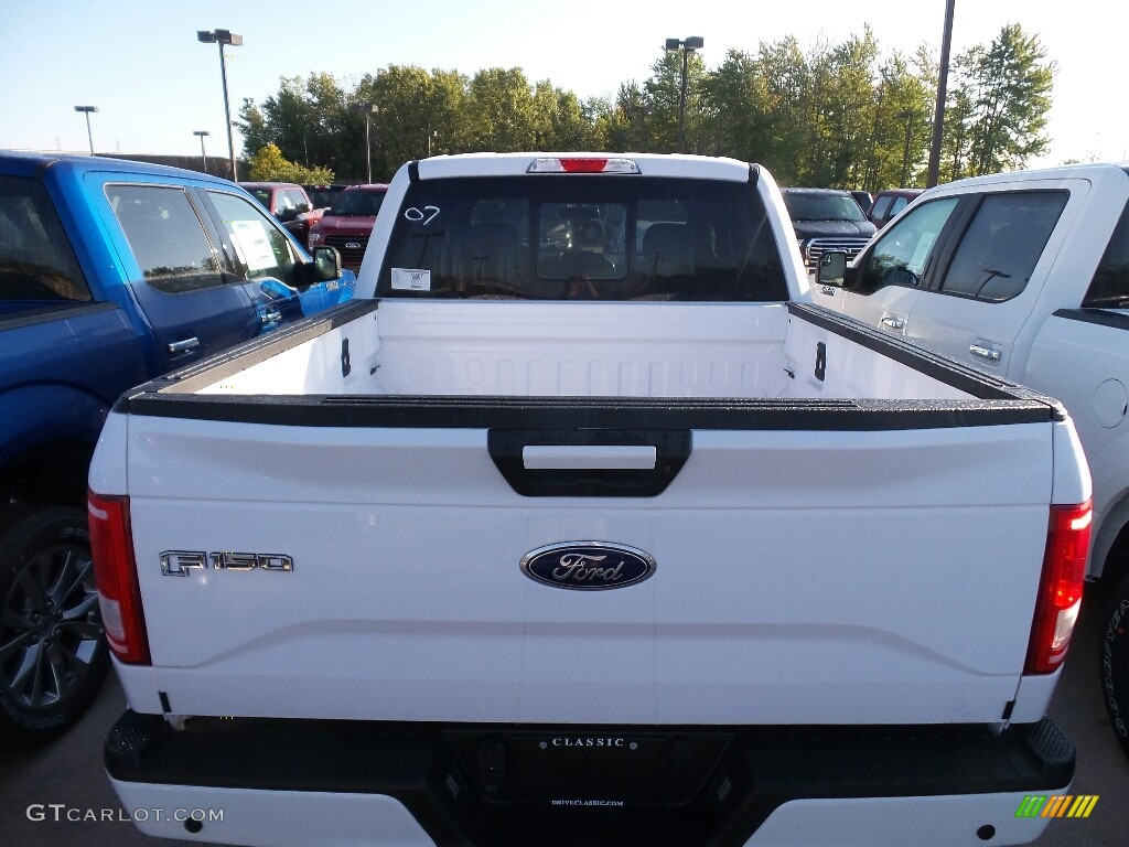 2017 F150 XL SuperCrew 4x4 - Oxford White / Black photo #4