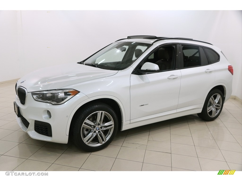 2017 X1 xDrive28i - Mineral White Metallic / Mocha photo #3