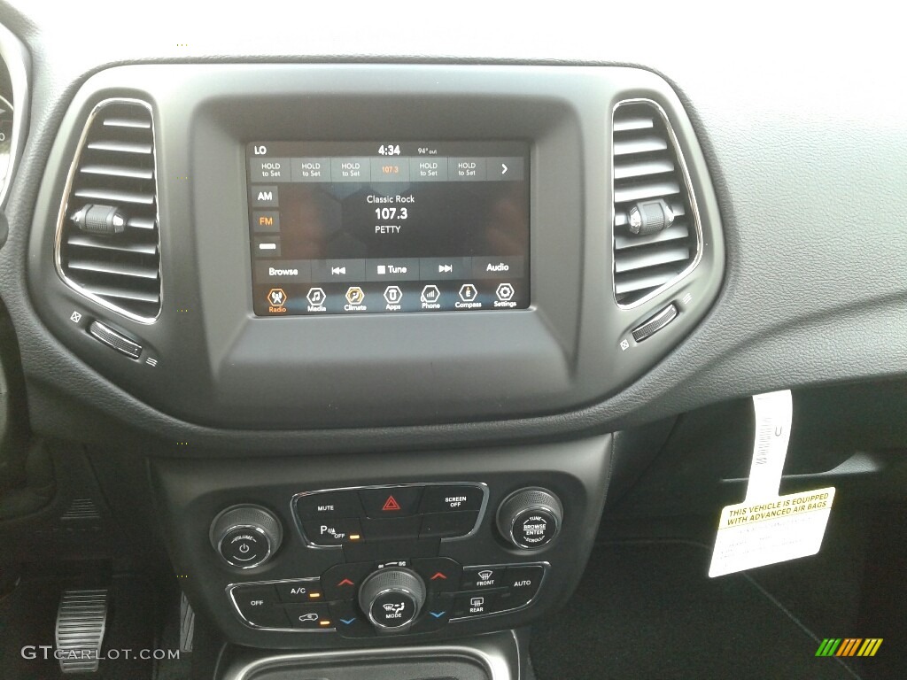 2018 Compass Sport - Granite Crystal Metallic / Black photo #15