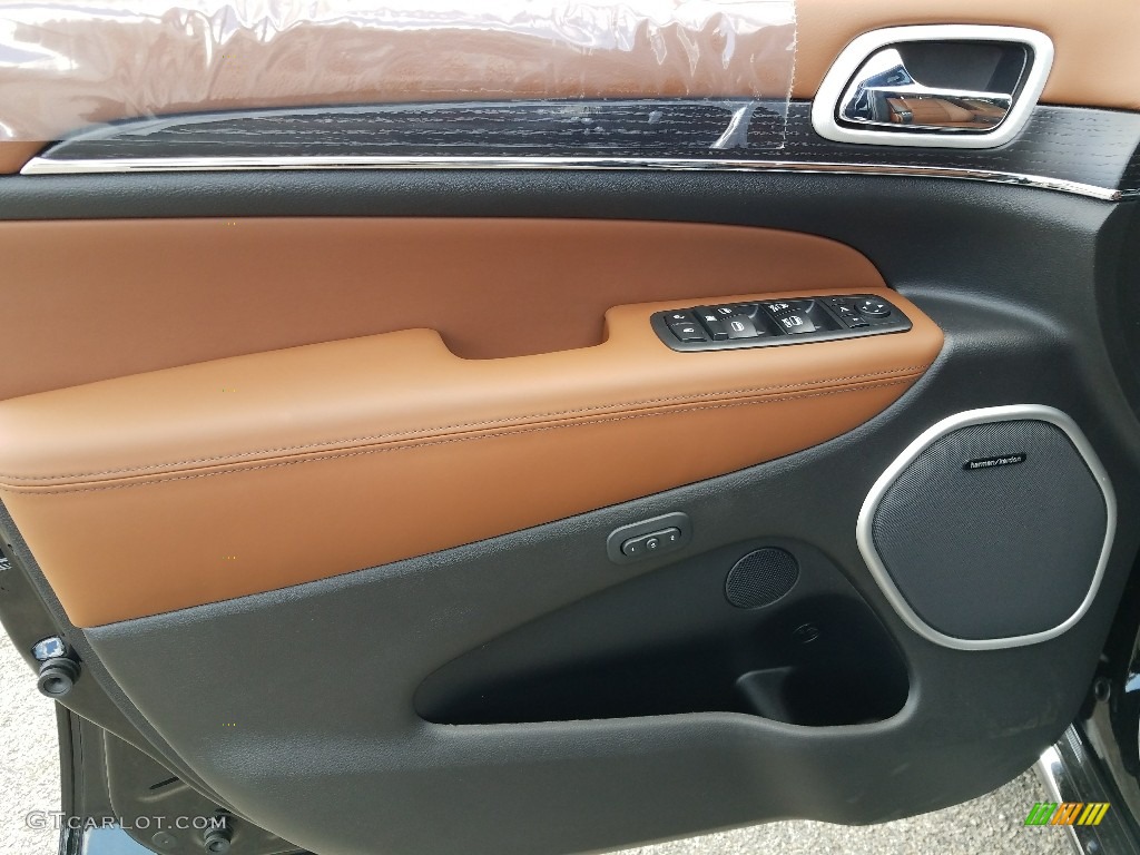2018 Jeep Grand Cherokee Summit 4x4 Dark Sienna Brown/Black Door Panel Photo #122792948