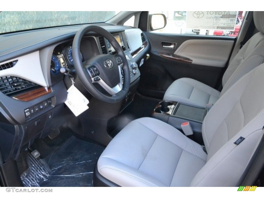 2017 Sienna Limited AWD - Midnight Black Metallic / Ash photo #5