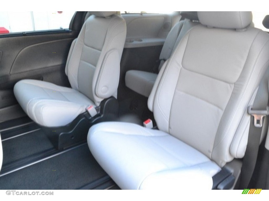 2017 Sienna Limited AWD - Midnight Black Metallic / Ash photo #8
