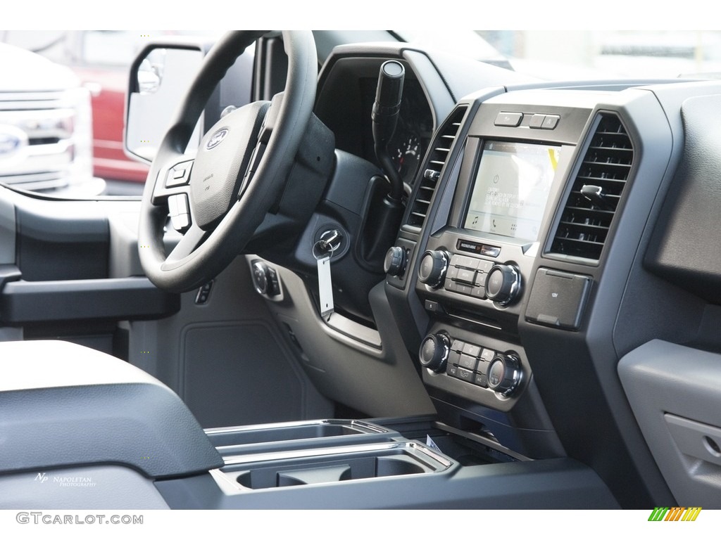 2018 F150 STX SuperCab 4x4 - Ingot Silver / Black photo #10