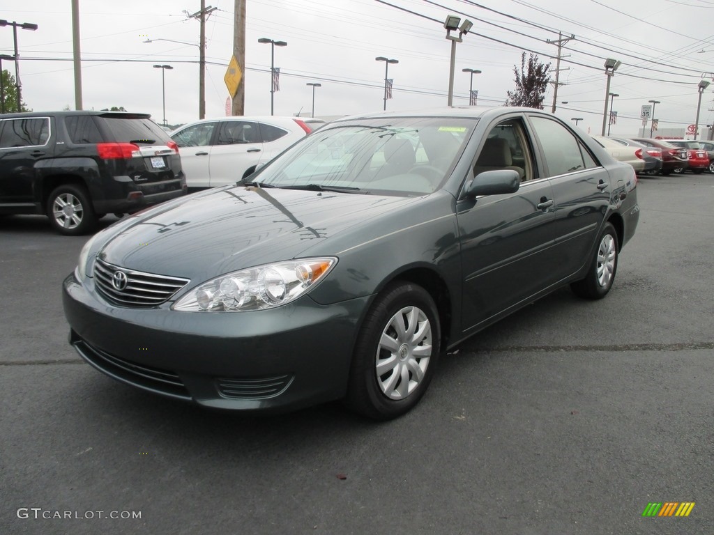 2005 Camry LE - Aspen Green Pearl / Taupe photo #2