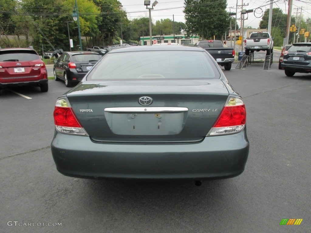 2005 Camry LE - Aspen Green Pearl / Taupe photo #7