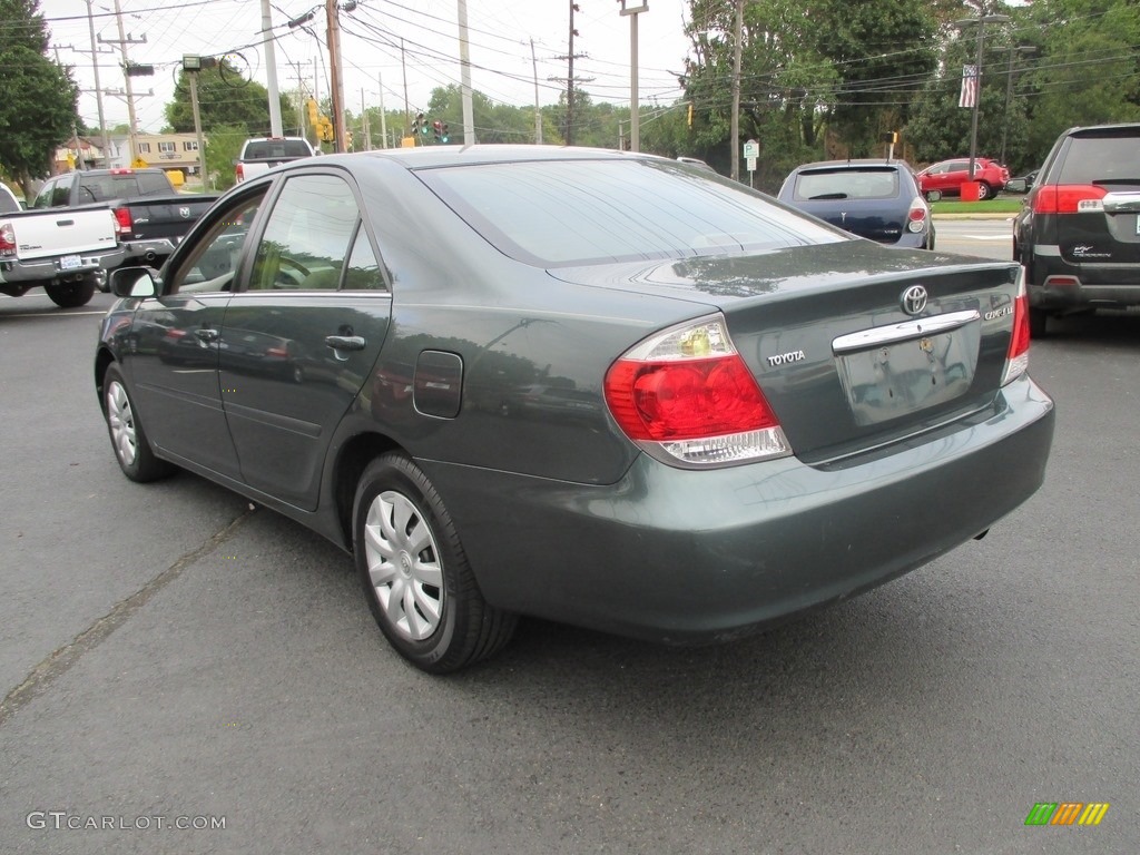2005 Camry LE - Aspen Green Pearl / Taupe photo #8