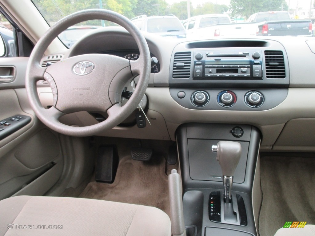 2005 Camry LE - Aspen Green Pearl / Taupe photo #10