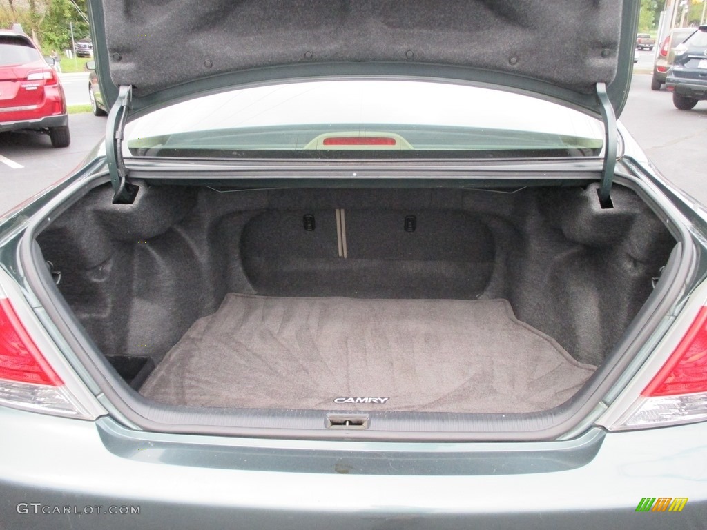 2005 Camry LE - Aspen Green Pearl / Taupe photo #19