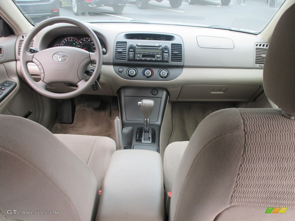 2005 Camry LE - Aspen Green Pearl / Taupe photo #24