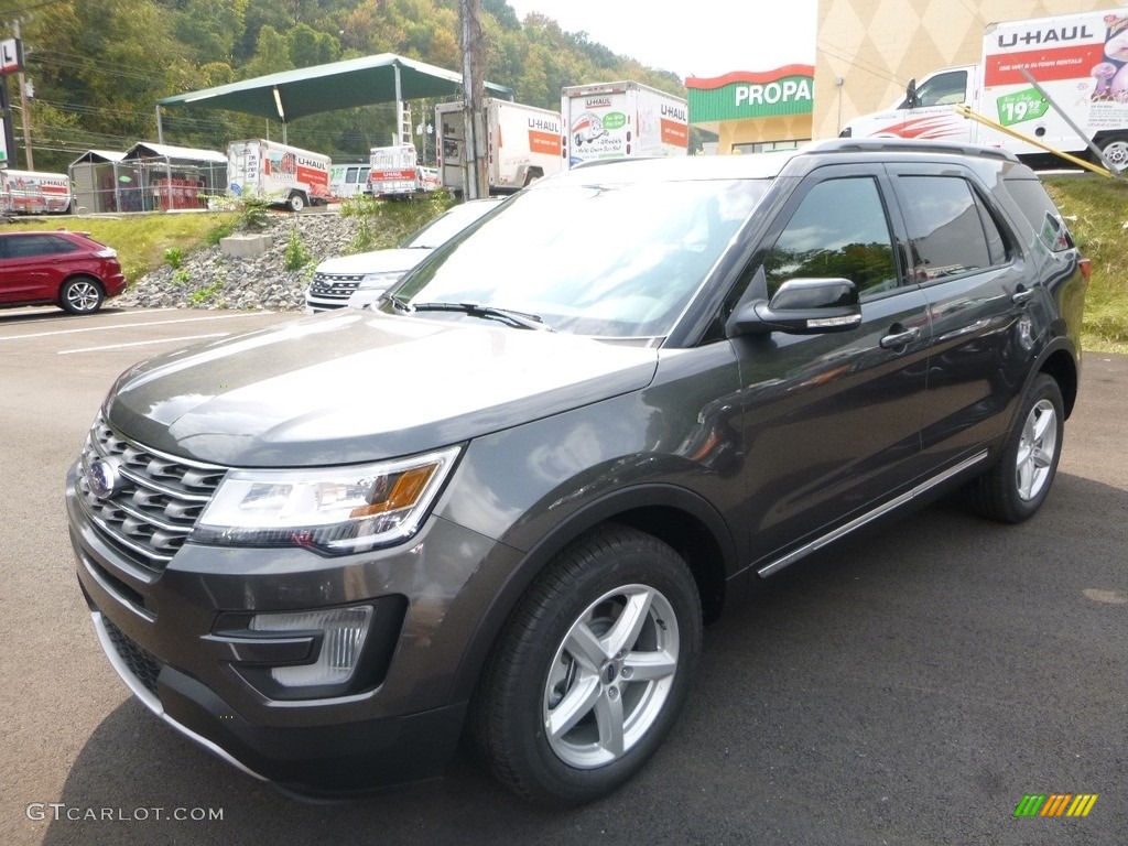 2017 Explorer XLT 4WD - Magnetic / Ebony Black photo #4